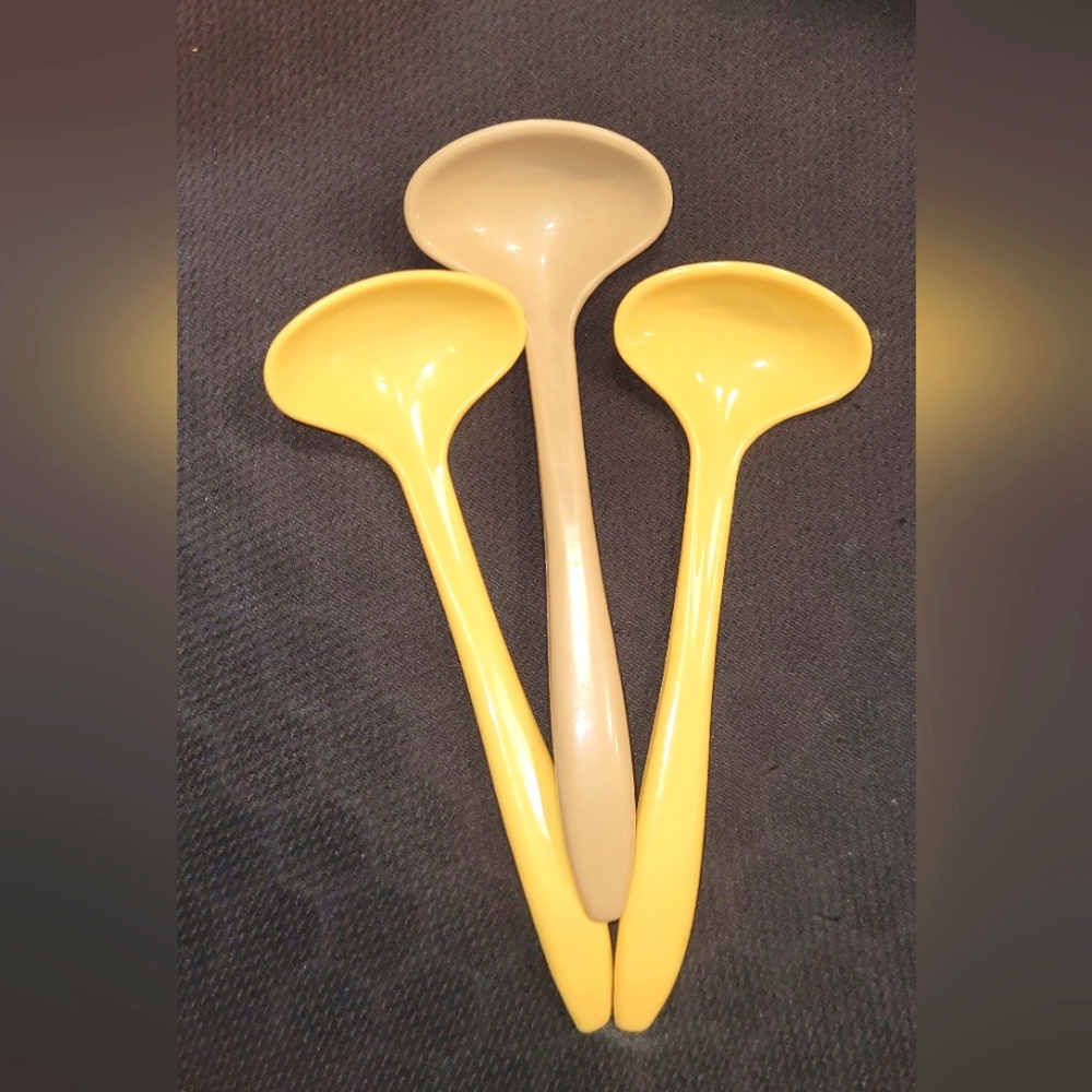3 Tupperware Condiment Spoons